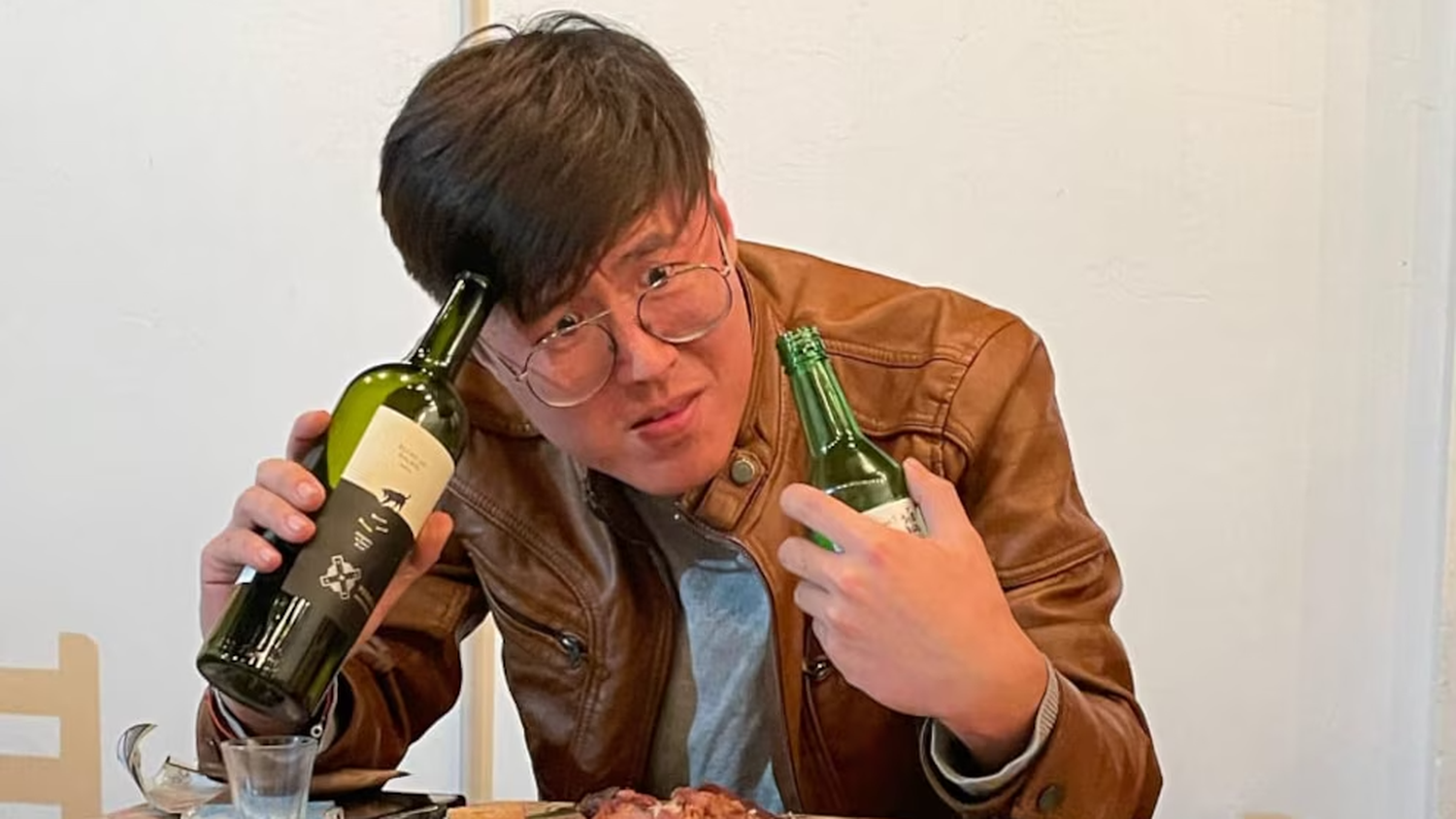 El "coreano Samu" es el maestro de ceremonia del evento