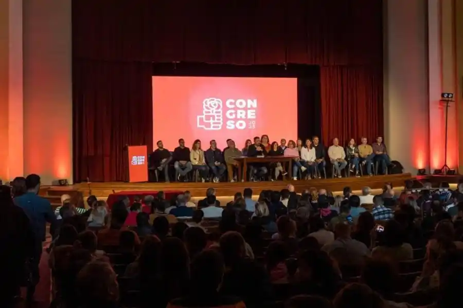 El partido socialista se expresa a favor de la democracia y en contra  de la propuesta autoritaria de Javier Milei