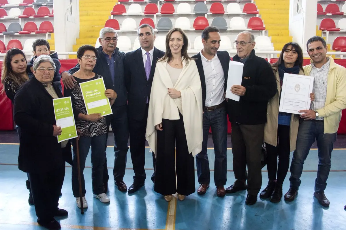 Vidal entregó escrituras en Morón