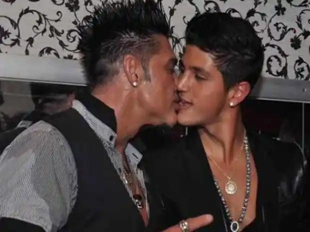 El novio de Ricardo Fort tuvo un accidente