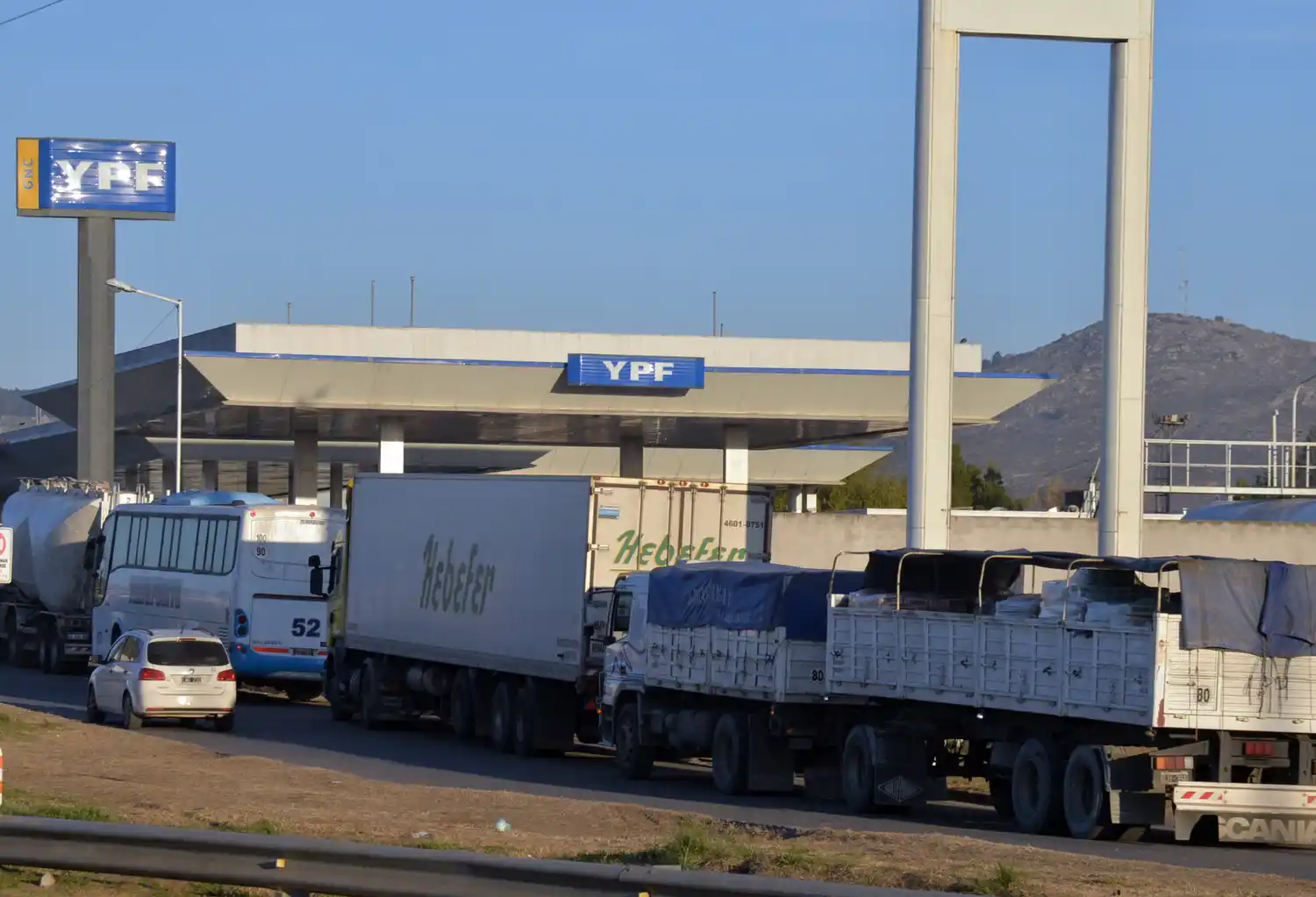 Transportistas de carga afirman que tomarán medidas si no se soluciona el problema del gas oil