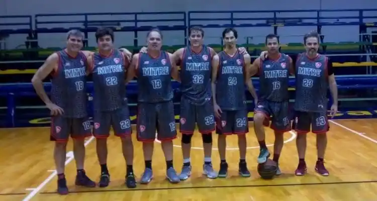 Con una lluvia de triples, el +35 de Mitre logró un triunfazo en Campana