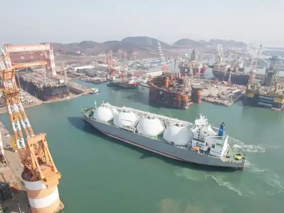 Un consorcio de empresas confirmó una inversión de USD 15.000 millones para instalar barcos de GNL en la Argentina