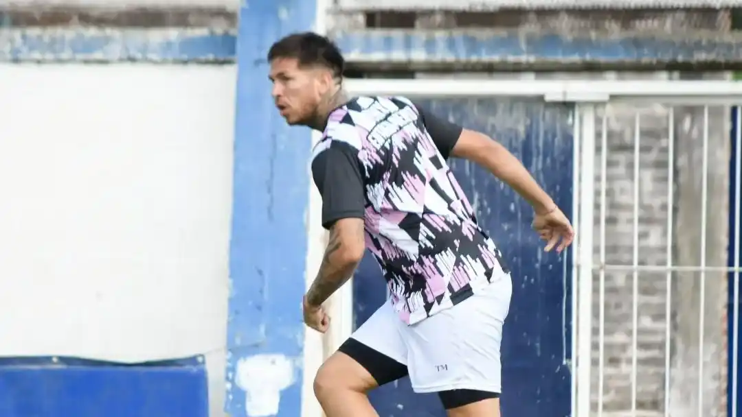 Sebastián Montero, uno de los goleadores en el triunfo de Fénix ante Del Valle