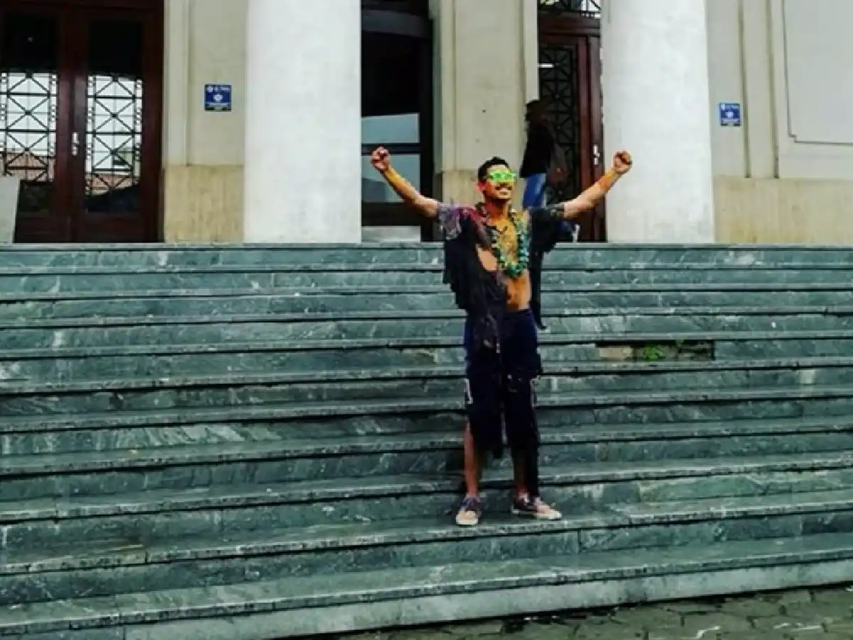 "Soy el hambre que pasaron mi papá y mamá": la carta de un joven al recibirse