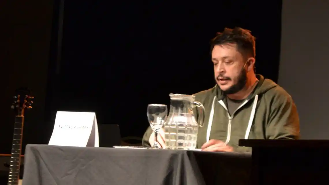 La Biblioteca Popular recibe al reconocido escritor Hernán Casciari