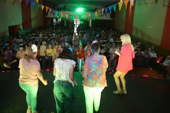 Se viene un sábado a puro bailongo en la sede de la Peña el Cielito