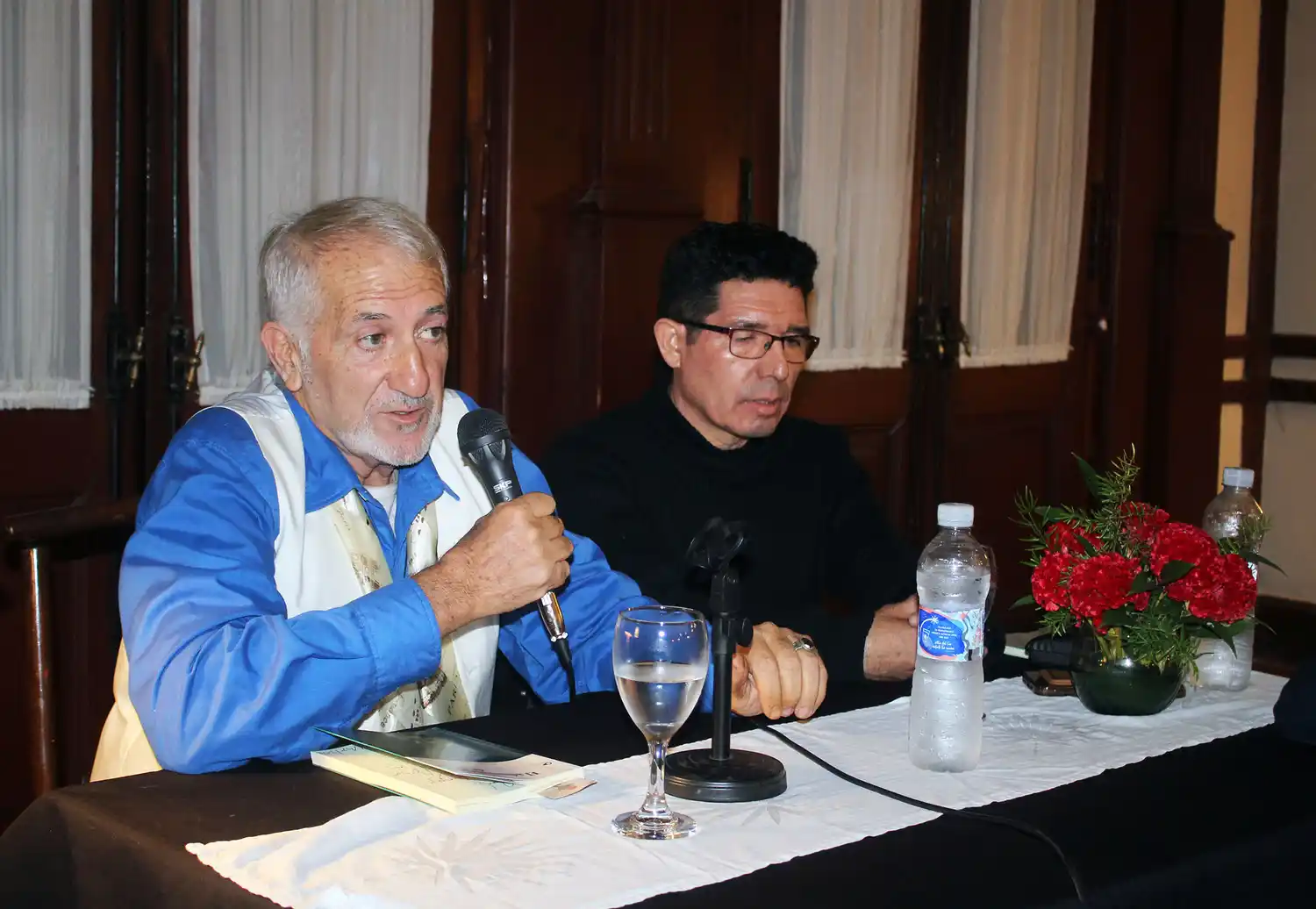 El escritor chileno Quezada presentó su último libro en nuestra ciudad