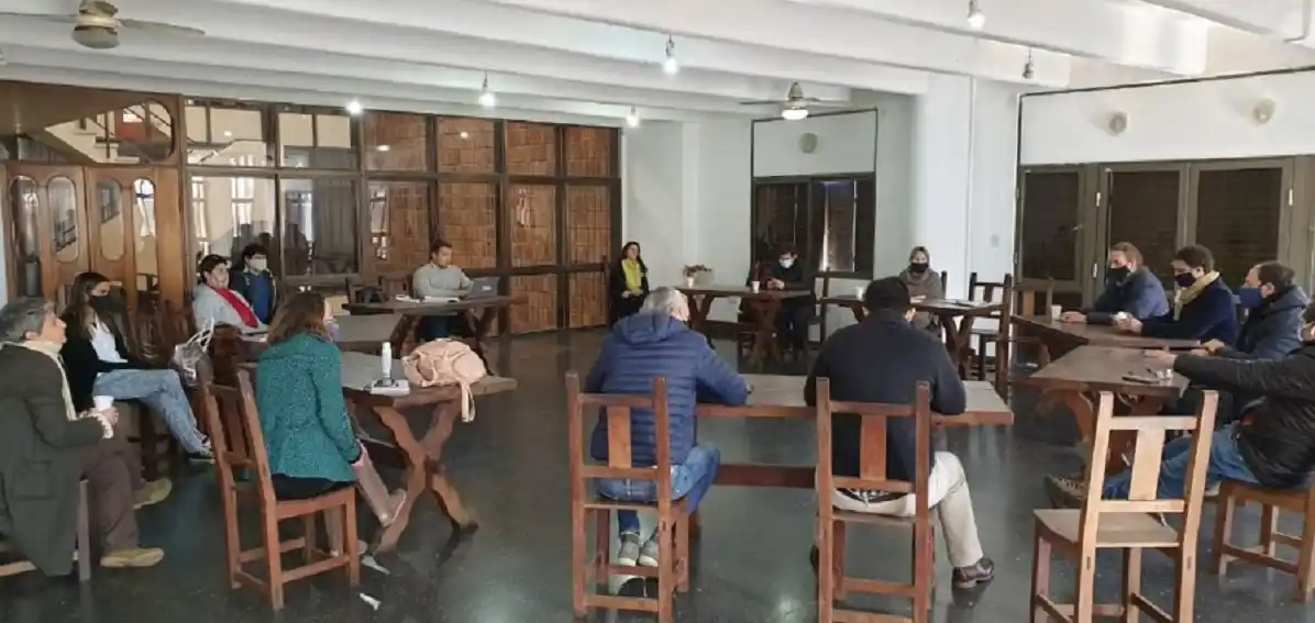 El COES recomendó volver a habilitar las actividades comerciales en la ciudad