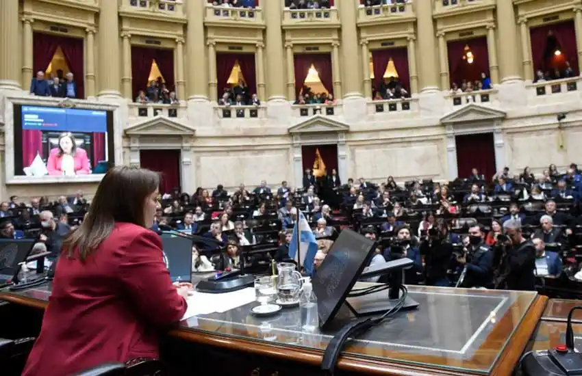 Cecilia Moreau es la nueva presidenta de Diputados: «Hay una responsabilidad adicional por ser mujer, la primera en presidir esta cámara»