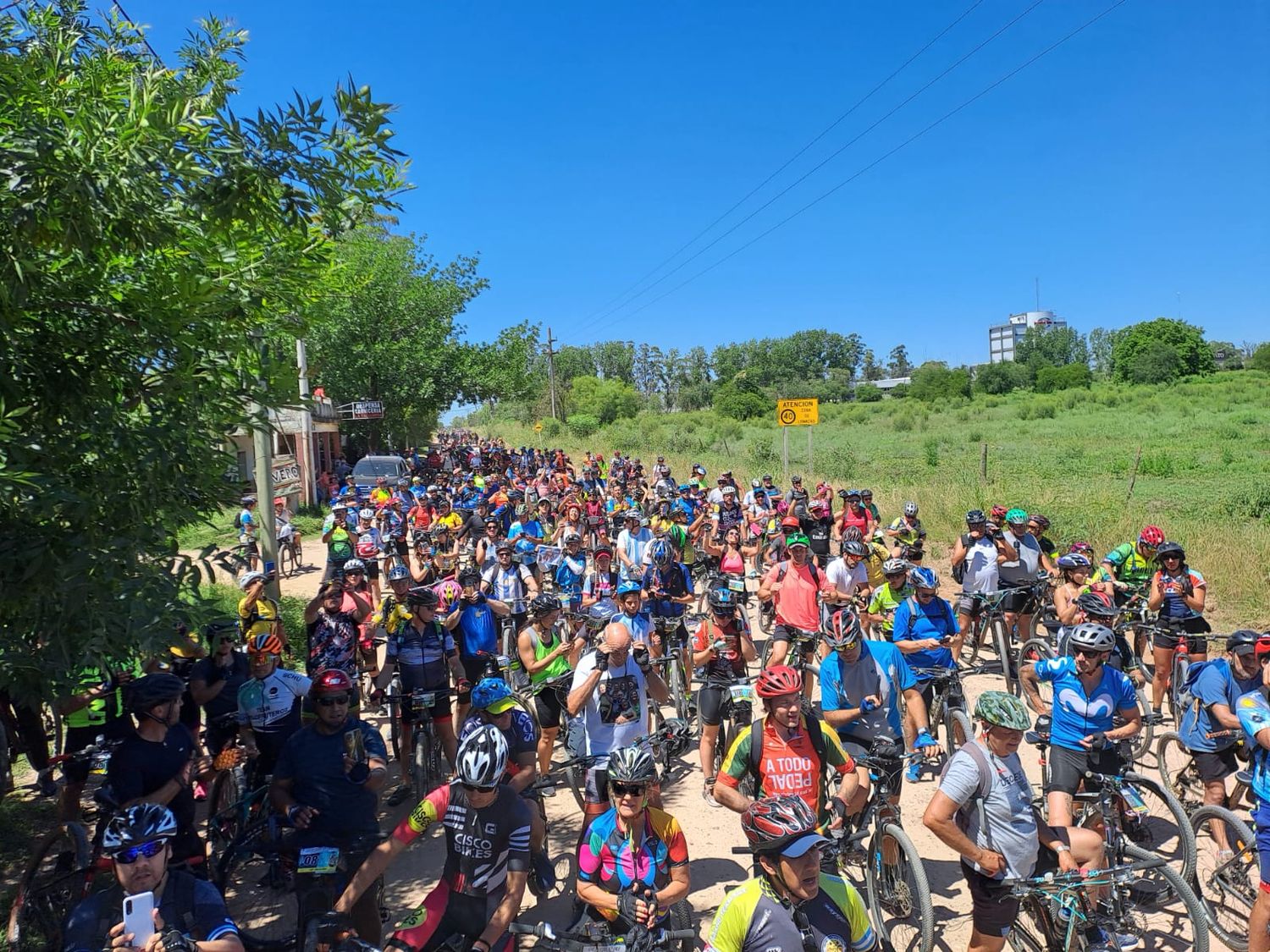 Más de 600 ciclistas unen Gualeguaychú y Concepción del Uruguay en una nueva edición de la Bicigrinación