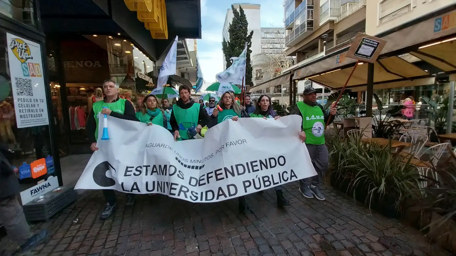 En el marco de una medida nacional, los nodocentes llevan a cabo tareas de visibilización del conflicto salarial.
