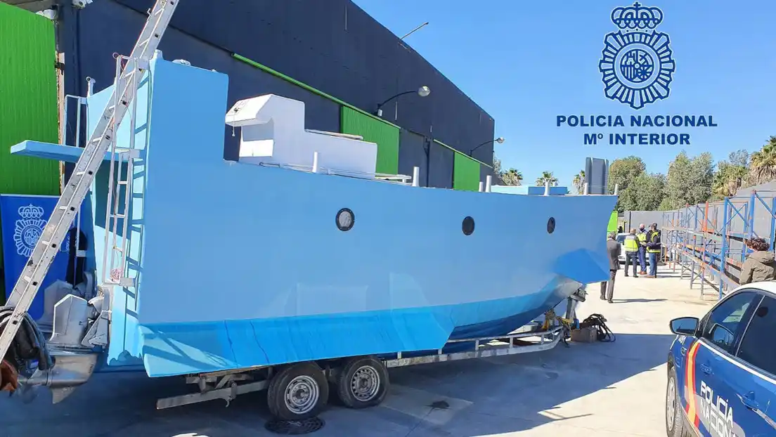 Incautan en España un “narcosubmarino” en construcción