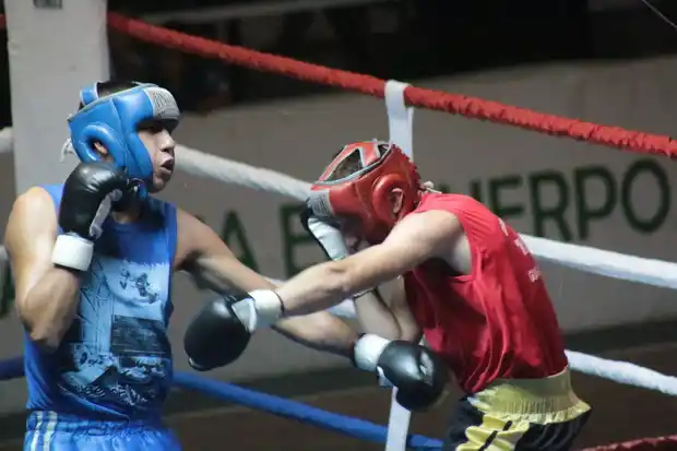 Se desarrolló el primer festival del año con diez combates