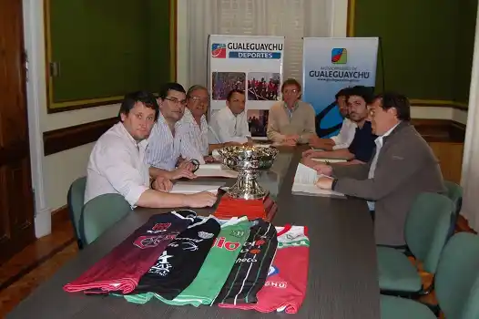 Bahillo firmó el convenio Con los clubes por la Copa Ciudad Gualeguaychú