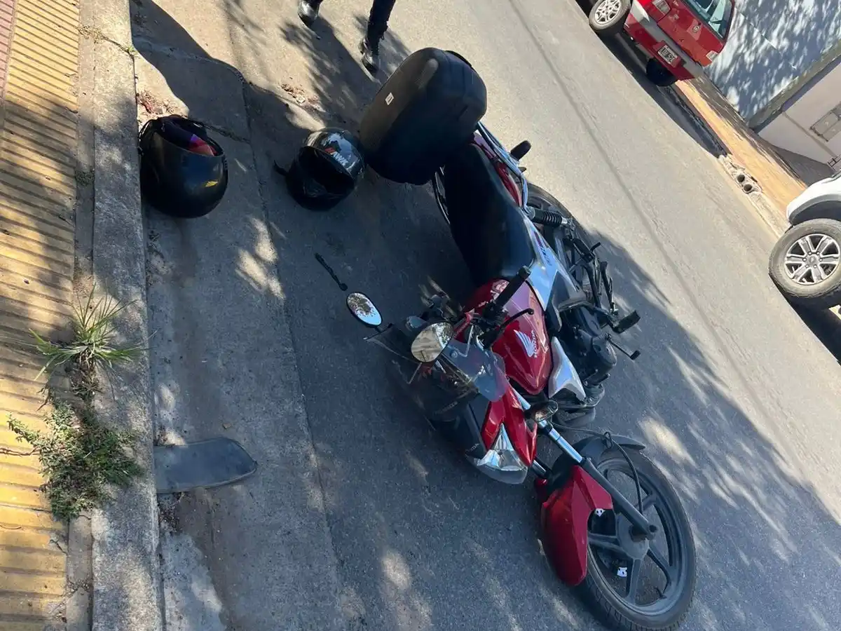 La conductora de la moto es de apellido Barreto.