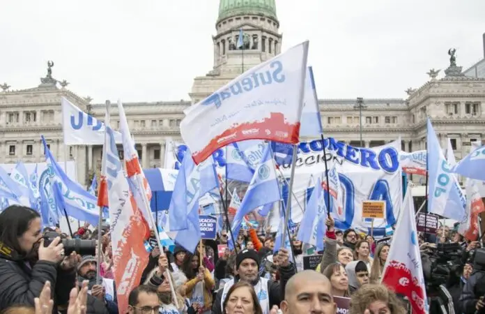 Marcha universitaria: el miércoles habrá paro en escuelas bonaerenses