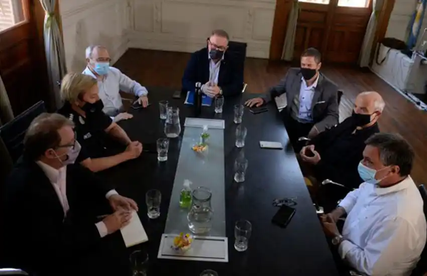 Reunión entre Lagna, Astore y Di Pollina por la inseguridad en los clubes: «Sectores delictivos quieren torcerle la mano al gobierno»