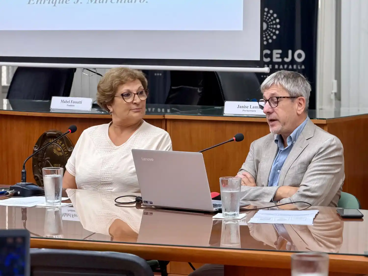 El Dr. Enrique Marchiaro habló ante los concejales sobre la posibilidad de lograr una ¿constitución rafaelina?