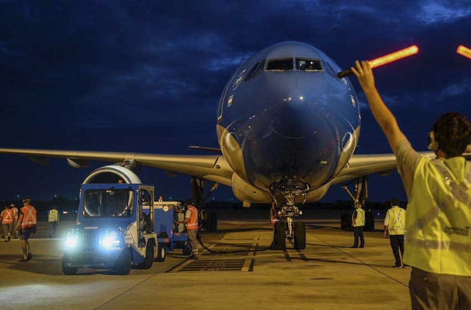 Coronavirus: partió este martes un nuevo vuelo rumbo a Moscú buscando más dosis de Sputnik V