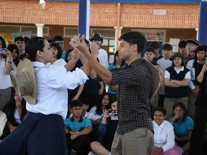 Educación celebró el Día de la Tradición en la EPES 95