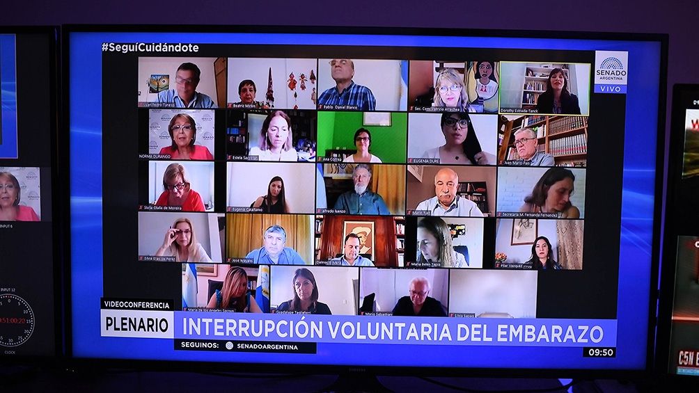 Aborto legal: pese a las dudas, firman el dictamen y el proyecto avanza hacia su debate en el recinto