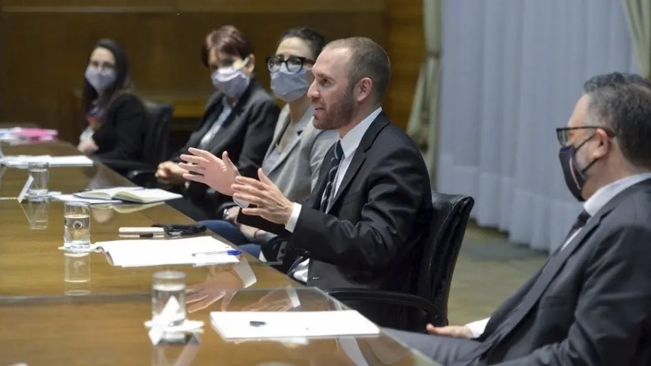 El Gobierno define con empresarios y sindicalistas las reuniones por precios y salarios