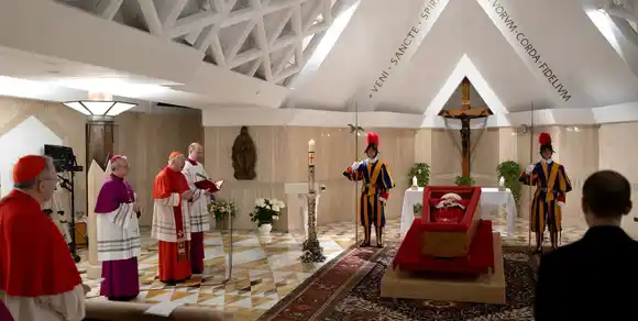 El féretro que contiene los restos de Jorge Bergoglio será trasladado a la Basílica de San Pedro