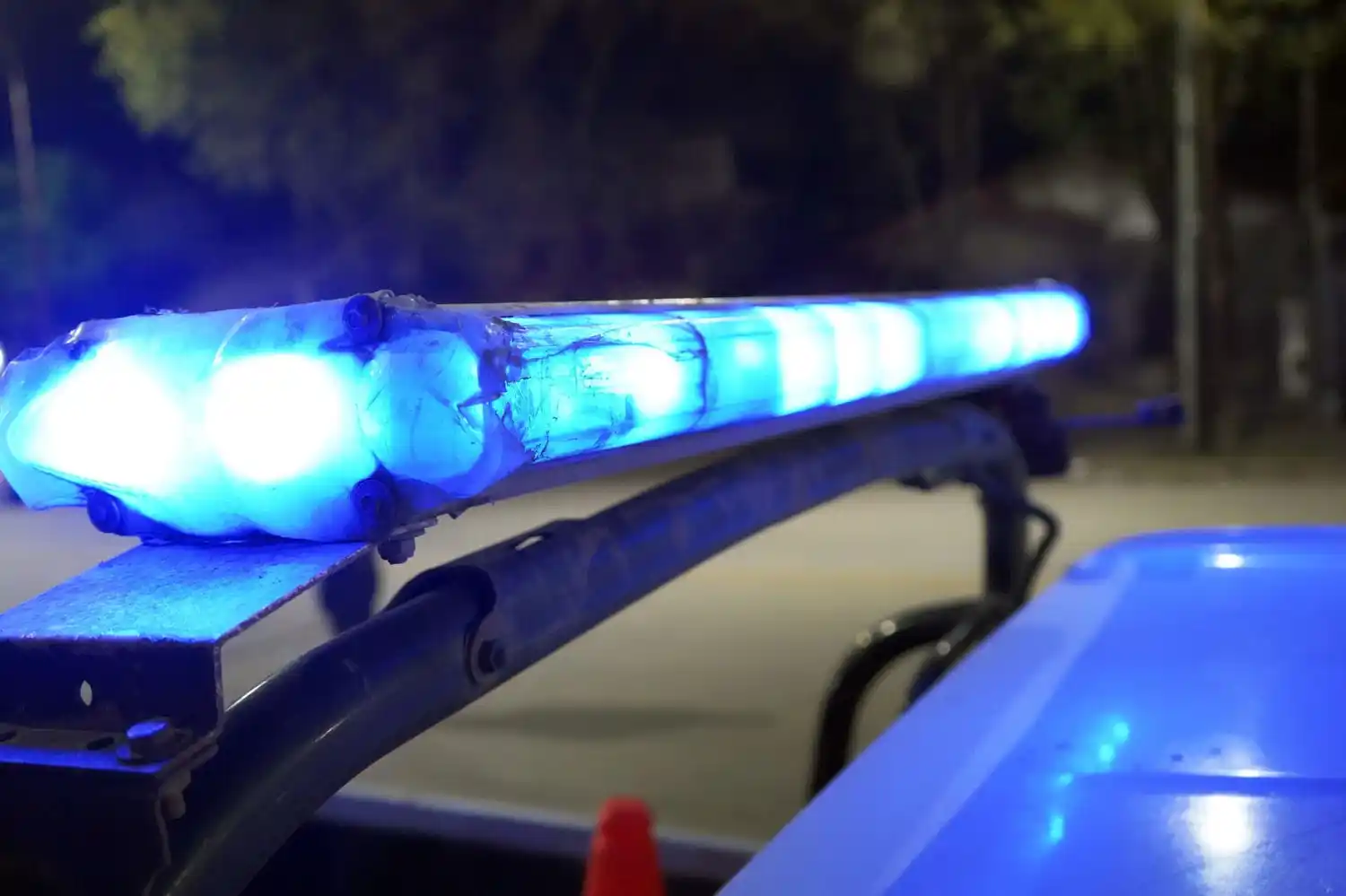 Faltó dos días de la casa y delincuentes le robaron