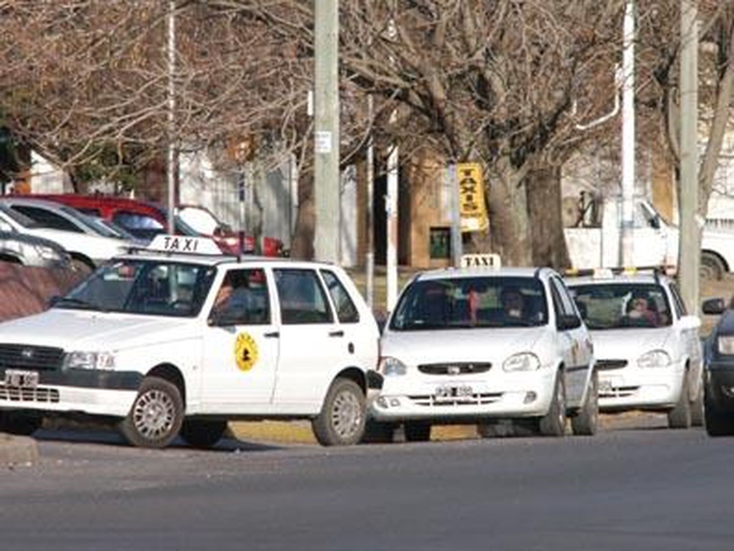 Acordaron un incremento en la tarifa de los taxis, apuntando especialmente a incentivar la ampliación del servicio nocturno.