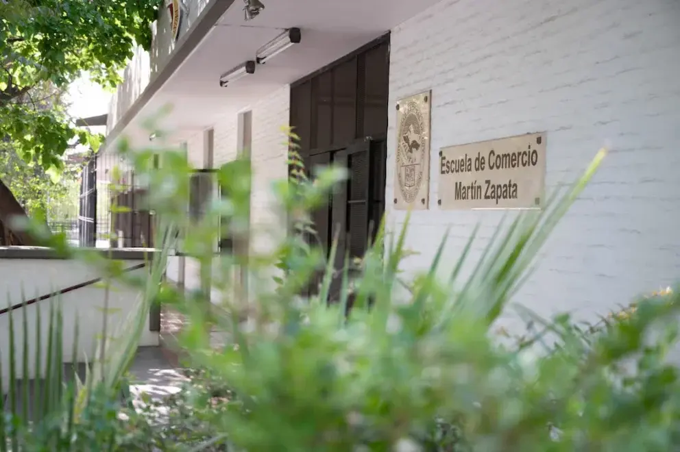 Apartaron a un vicedirector tras la denuncia por proyectar imágenes sexuales frente a alumnos