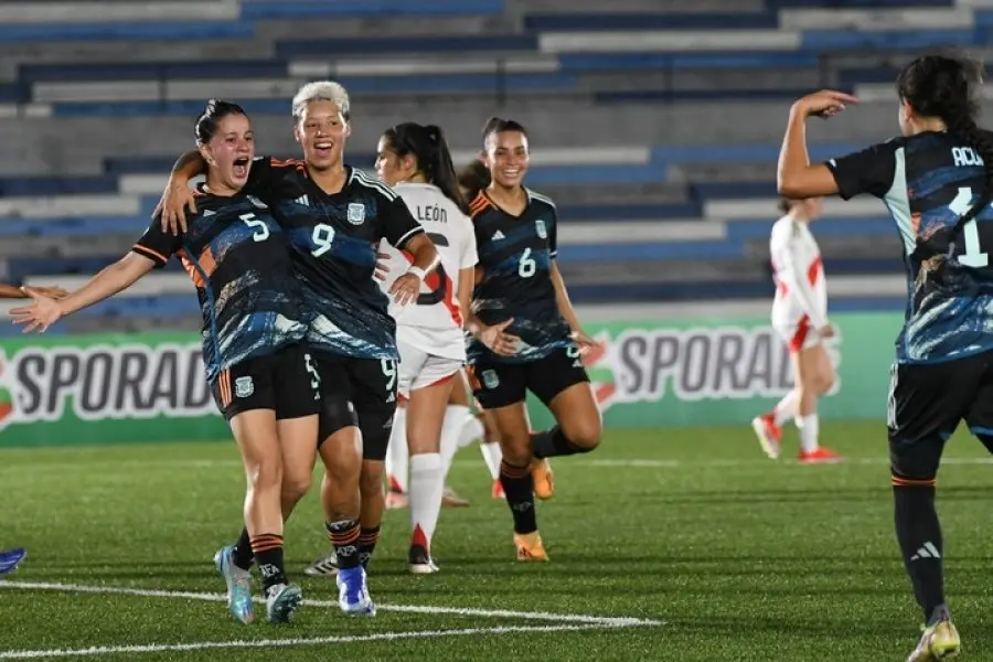 Argentina enfrenta a Colombia por el Hexagonal final