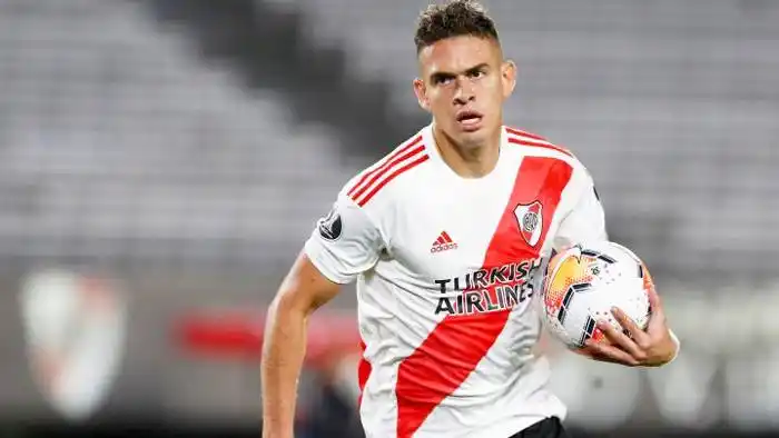 Rafael Santos Borré se fue de River y jugará en el Eintracht Frankfurt