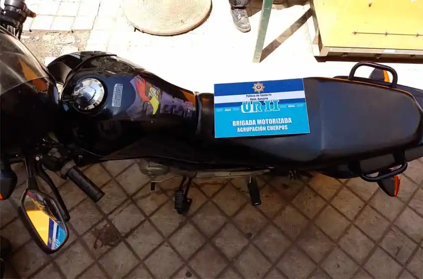 Persecución: dos hombres fueron detenidos tras arrebatarle un teléfono a otro en pleno centro