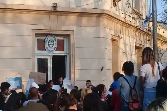 Chascomús: allanamientos y marcha por la chica de 15 años desaparecida