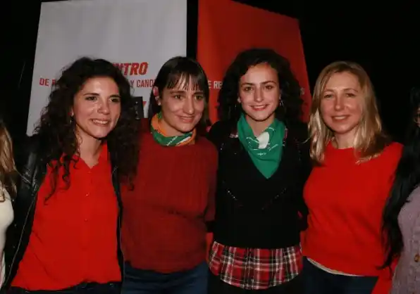 Nadia Burgos en un encuentro de  candidatas y referentes del FIT- MST 