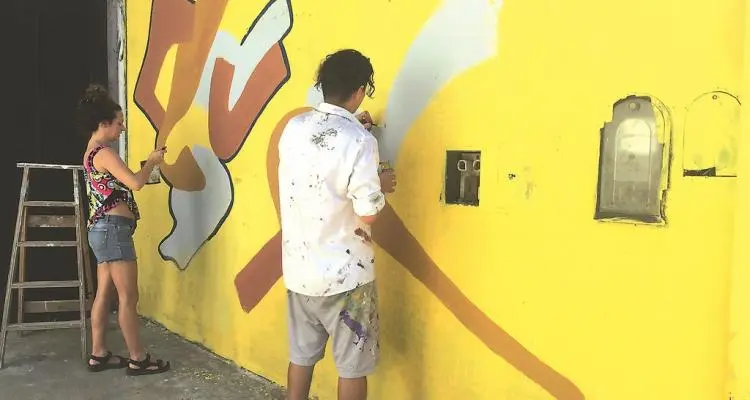 > Cultura con murales