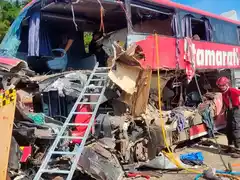 Tragedia en Brasil: Once muertos y más de 40 heridos en un choque que involucró a un autobús turístico