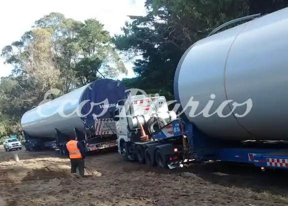 Se encajaron los camiones que trasladan los aerogeneradores