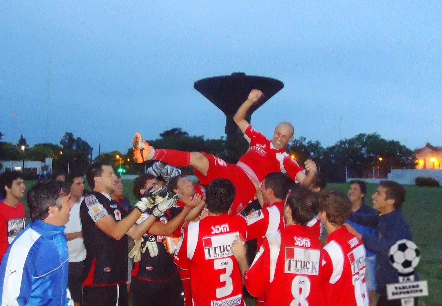 Se cumplieron 6 años del título de Mitre sobre Paraná en el Torneo Oficial, el día que se retiró Mauricio Barros