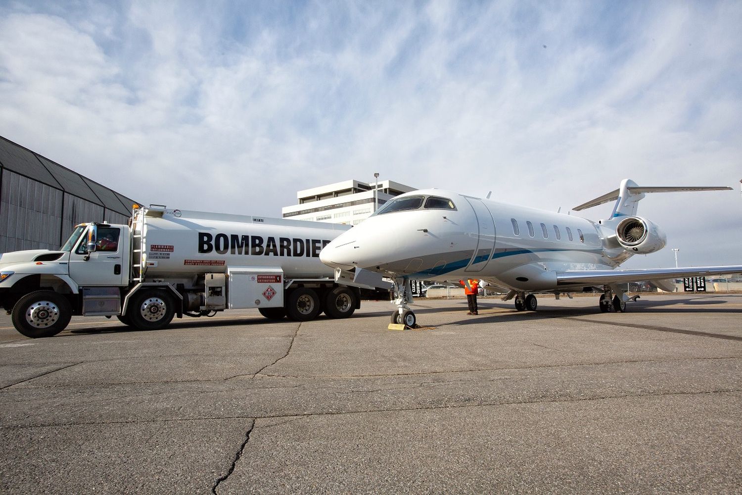 Bombardier: primer vuelo de entrega utilizando combustible sostenible