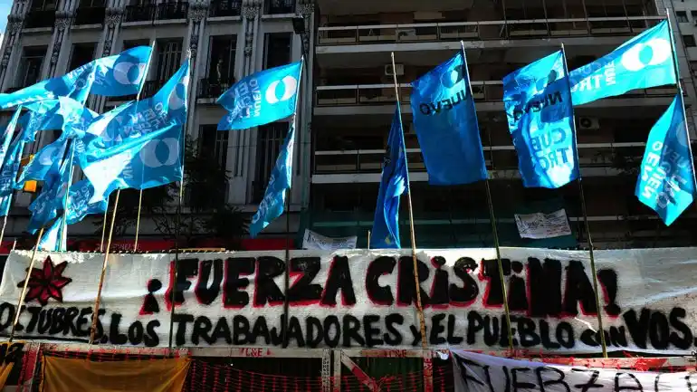 Tras la exitosa operación, Cristina se recupera en la Unidad de Cuidados Intensivos