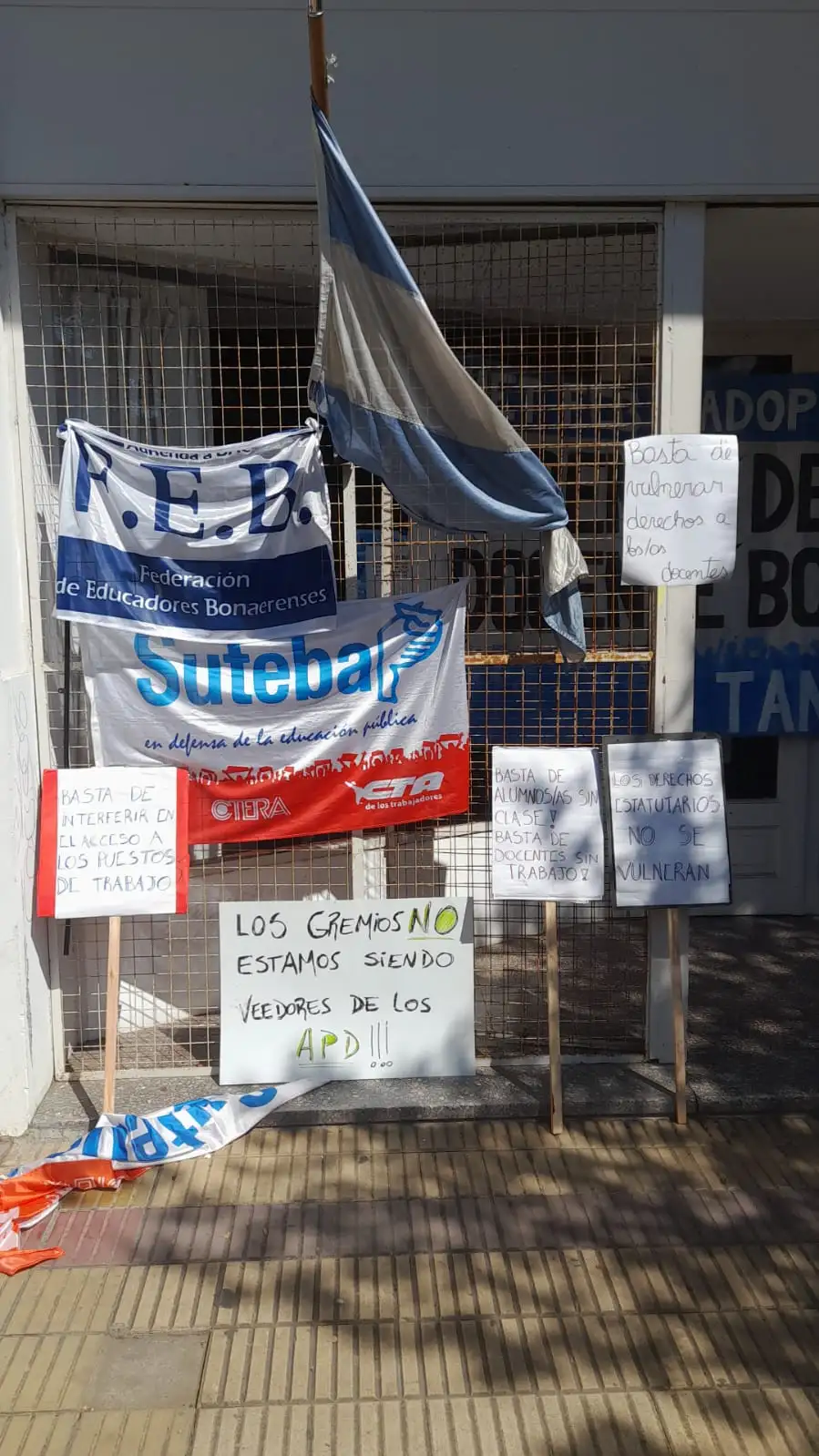 “Lo que ocurre por fuera de la escuela ingresa en ella”, sostuvieron desde Suteba.