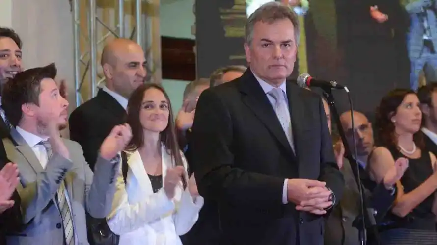 La ciudad de Buenos Aires y dos municipios más siguieron a Vidal