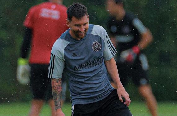 Messi superó su lesión y se entrena a la par de sus compañeros