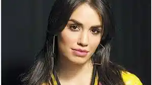 Lali Espósito se presentó en el mismo escenario que Sergio Denis