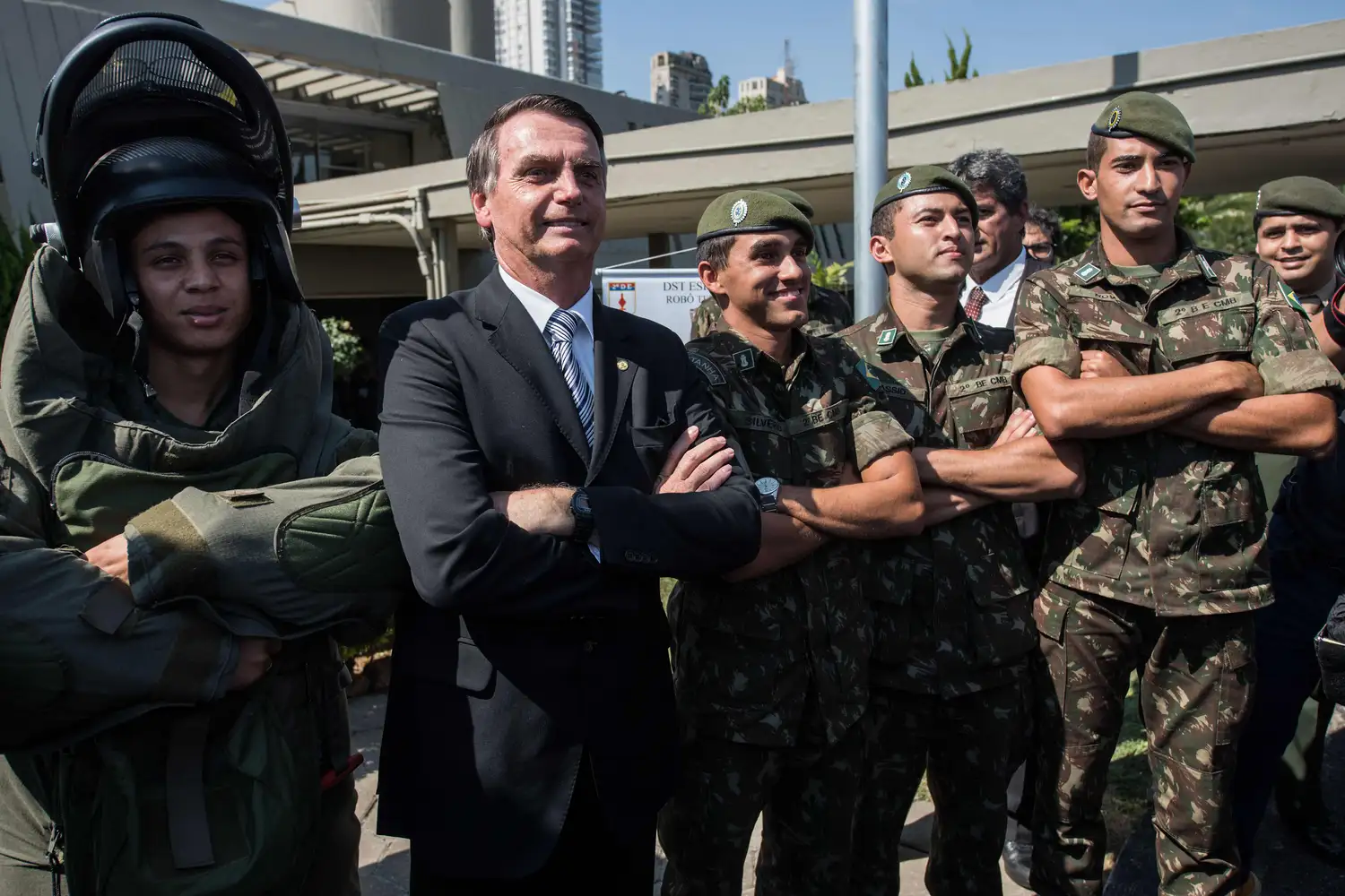 Jair Bolsonaro y Haddad se lanzaron por la segunda vuelta presidencial en Brasil