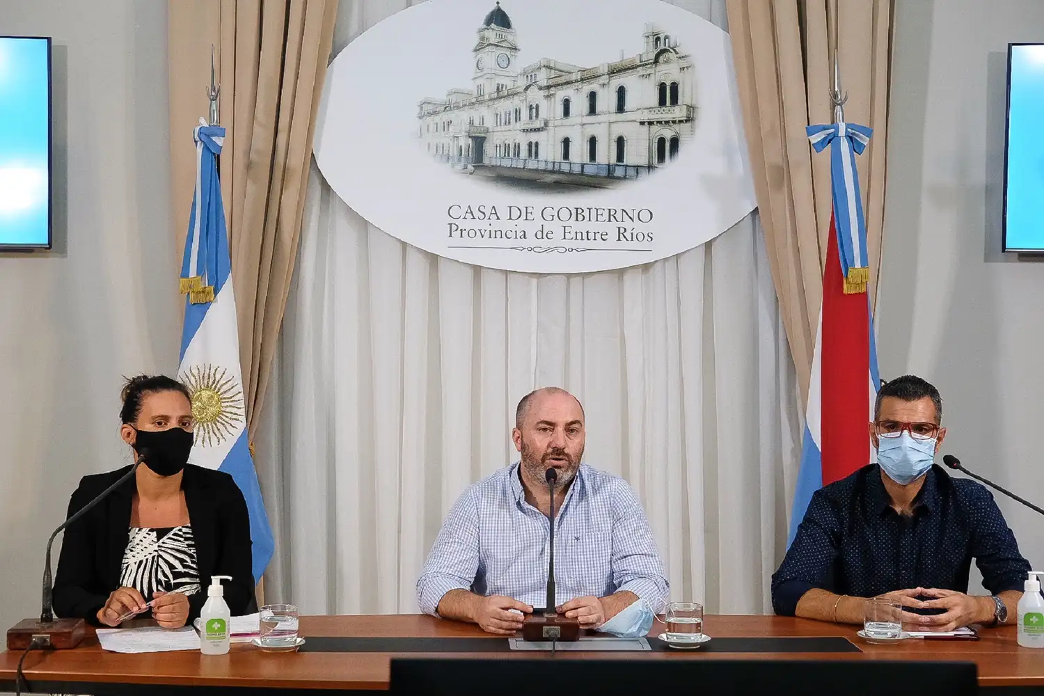 Salud garantiza la vacunación de los adultos mayores