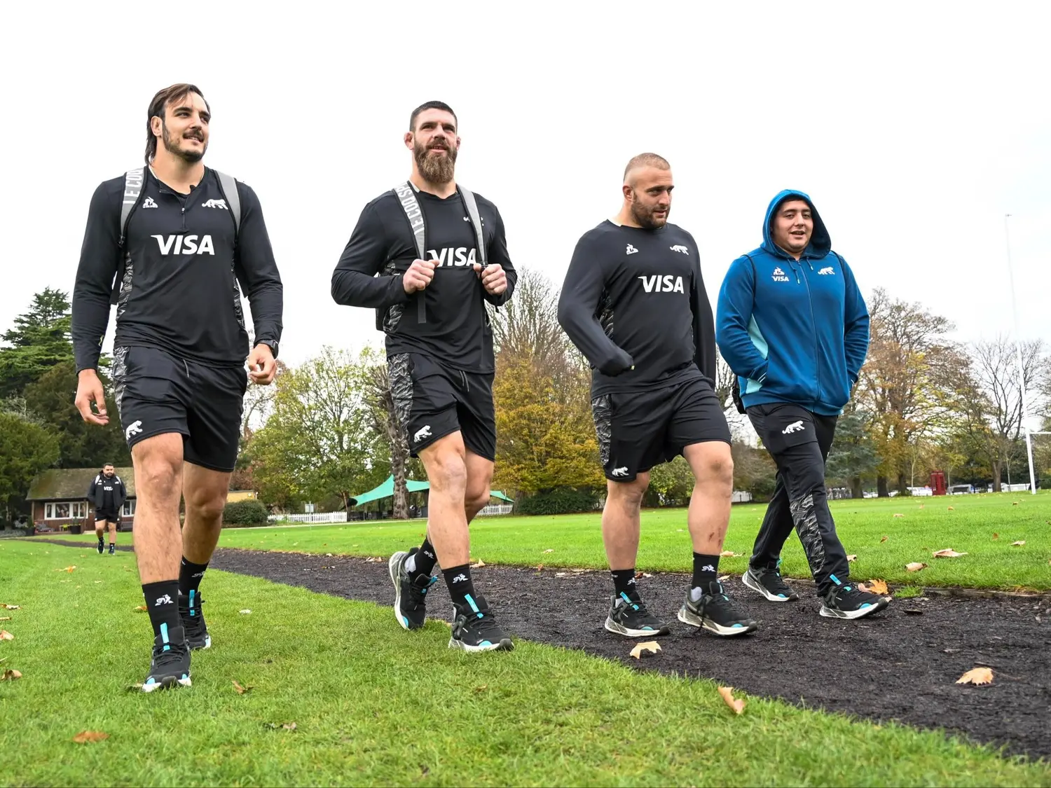 El seleccionado argentina entrena en Londres con los rafaelinos Vivas y Rubiolo.