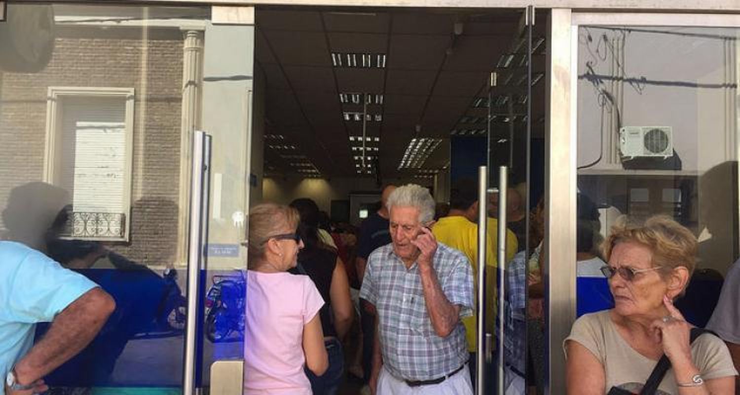 Desde hoy, jubilados y pensionados del IPS cobran haberes de junio y medio aguinaldo completo